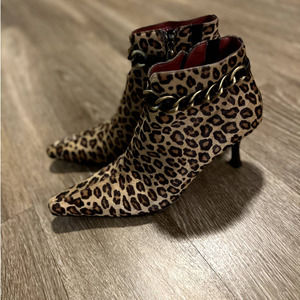 Vintage Donald J Pliner Couture Pointed Toe Chainlink Leopard Boot